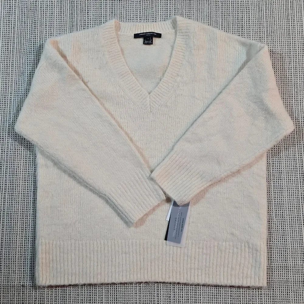 French Connection Fluffy Knit V-Neck Oversized Wool Blend Cream Sweater S NWT - Picture 3 of 15